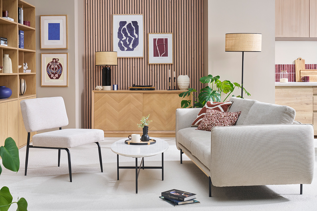 Fauteuil en tissu chenille beige et m�tal noir VEDANA