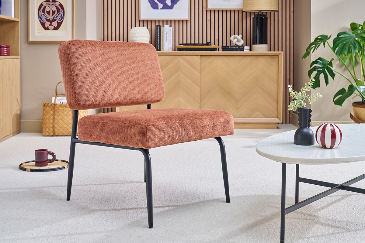 Fauteuil en tissu chenille terre br�l�e et m�tal noir VEDANA