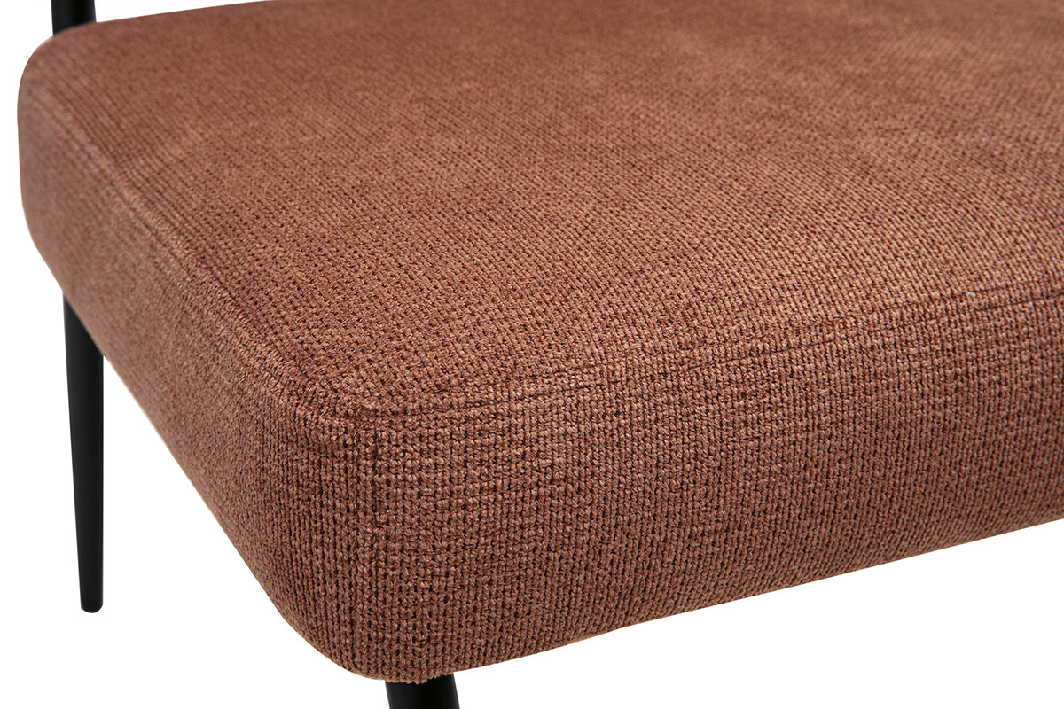 Fauteuil en tissu effet velours textur terre brle et mtal noir VEDANA