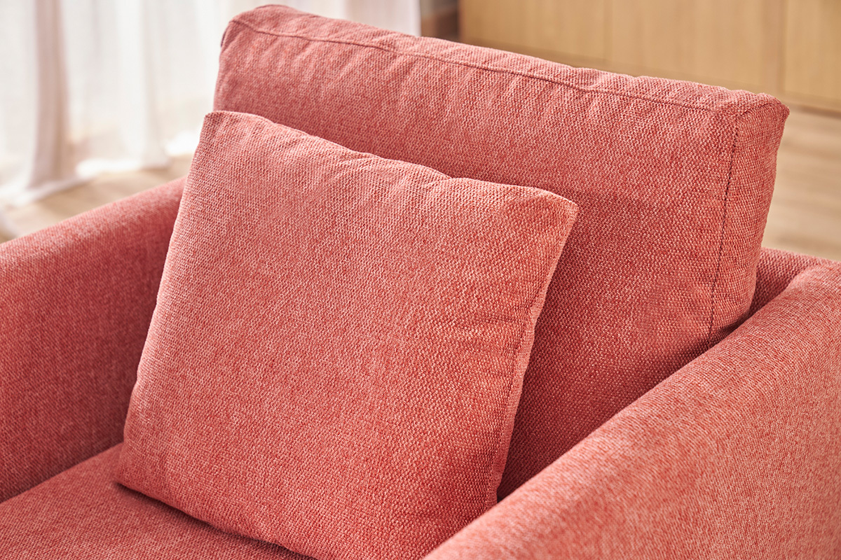 Fauteuil scandinave d�houssable en tissu effet velours textur� terracotta et bois clair OSLO