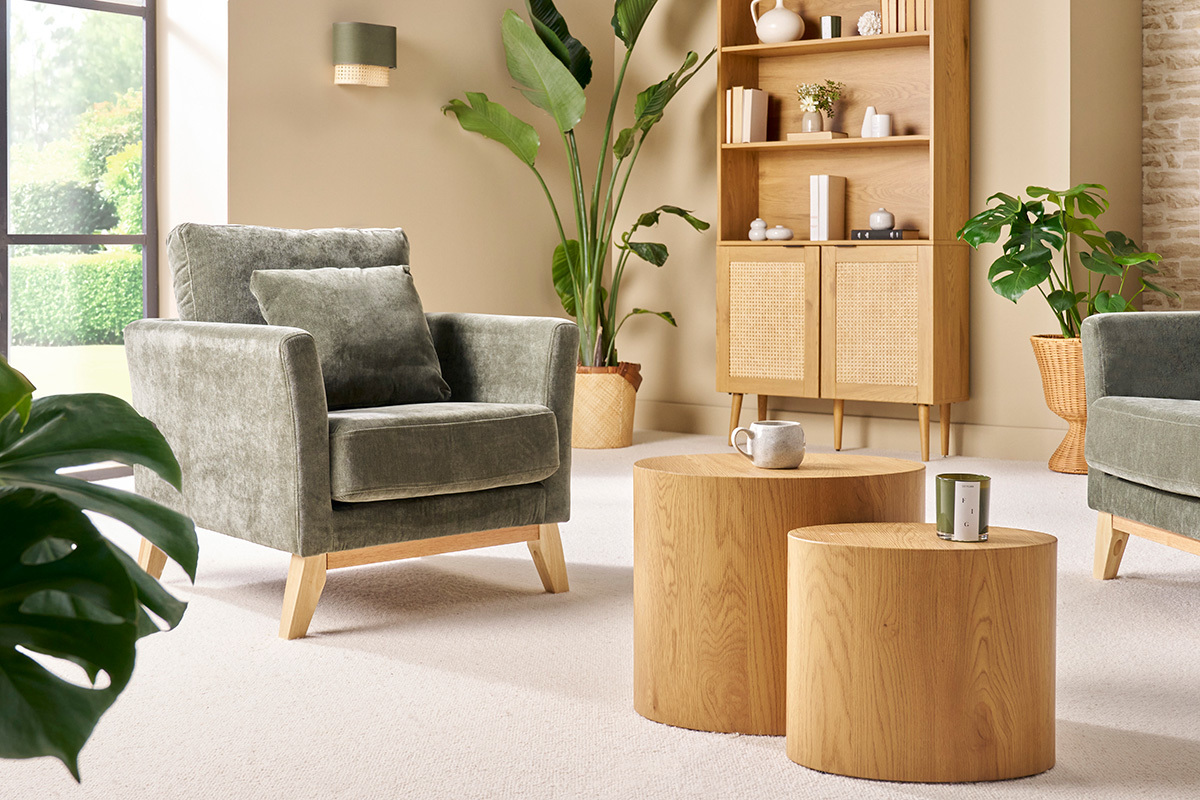 Fauteuil scandinave dhoussable en tissu effet velours vert kaki et bois clair OSLO