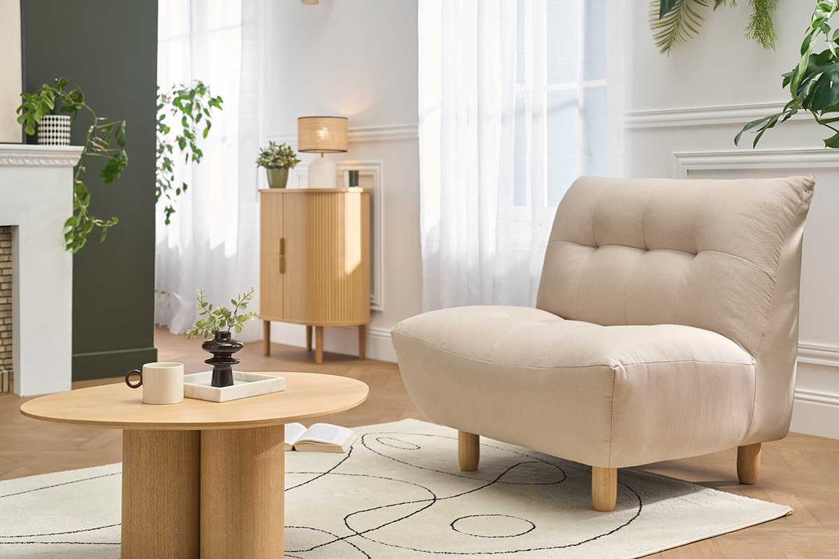 Fauteuil scandinave en tissu beige et bois clair YUMI