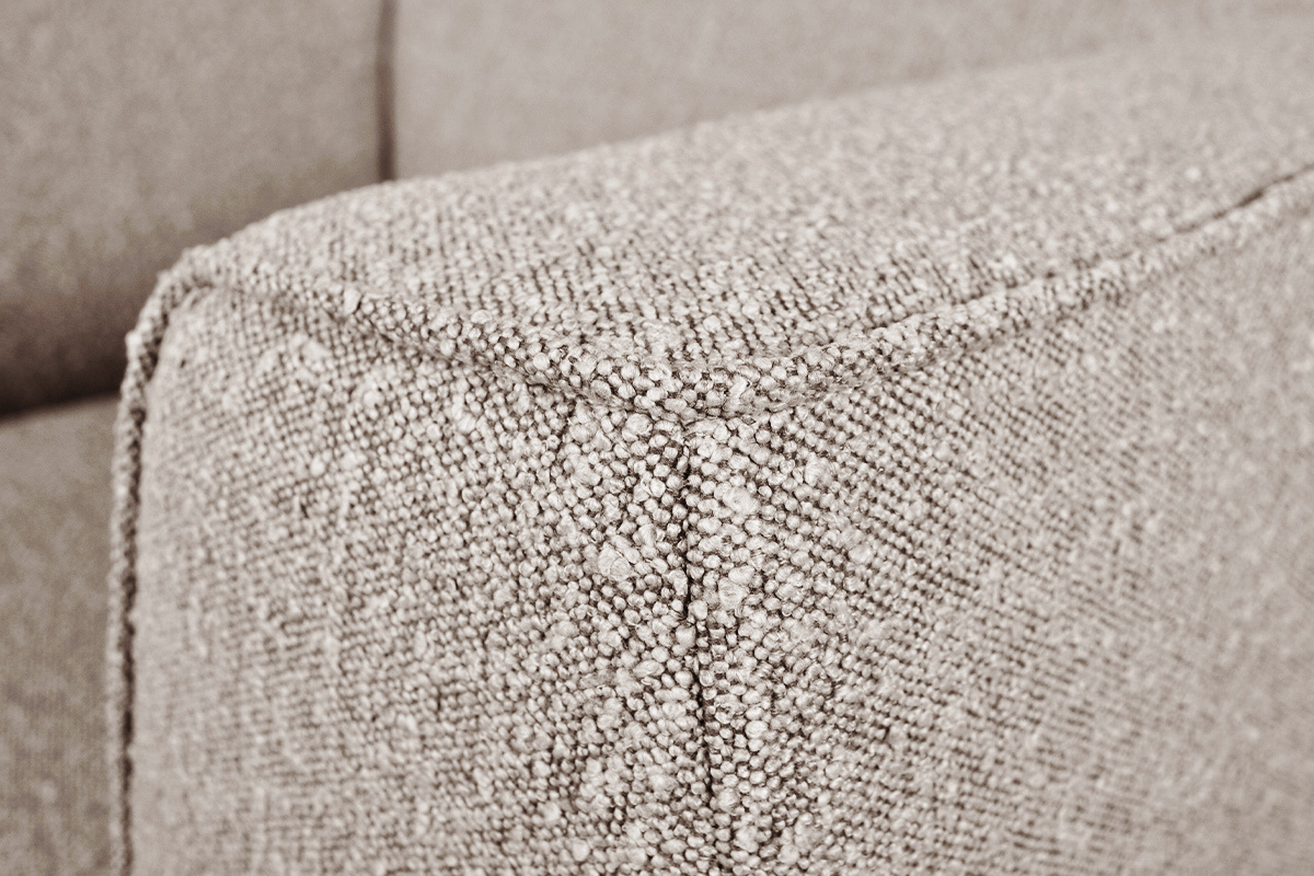 Fauteuil scandinave en tissu effet laine boucle taupe et bois clair MORRIS