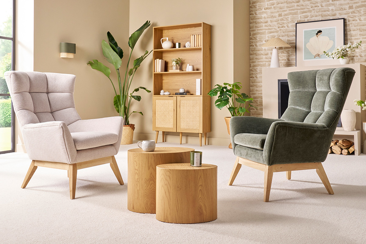 Fauteuil scandinave en tissu effet velours vert kaki et bois clair BRODY