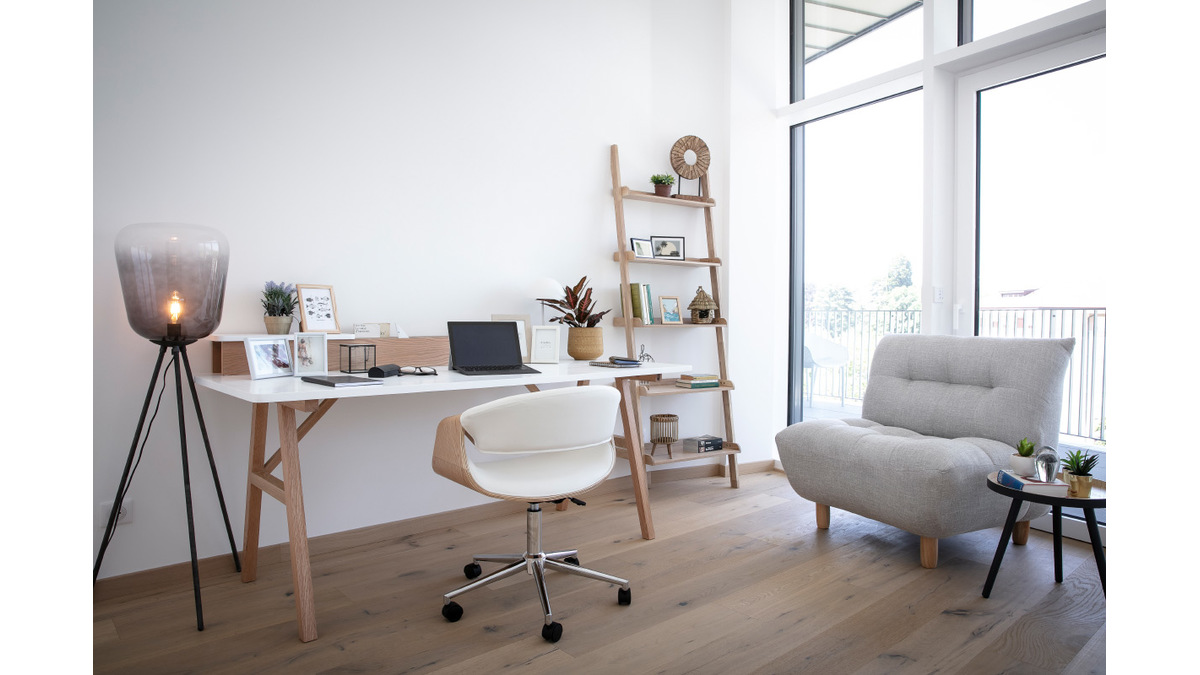 Fauteuil scandinave en tissu gris clair et bois clair YUMI