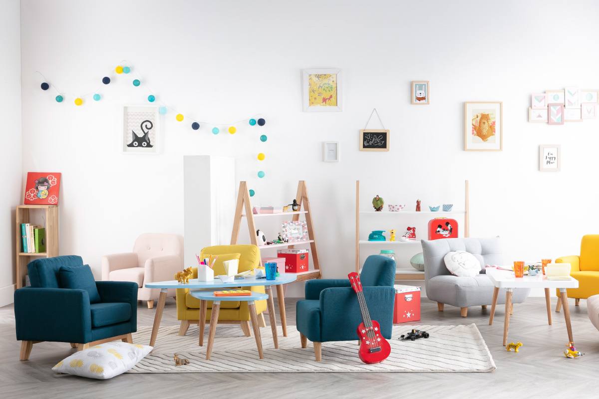 Fauteuil scandinave enfant d�houssable en tissu bleu canard et bois clair BABY OSLO