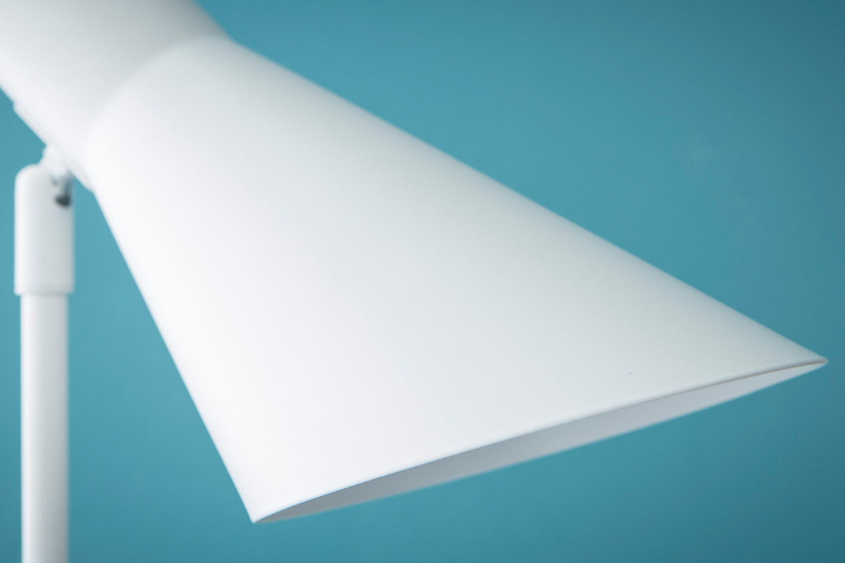 Lampadaire design m�tal blanc AMPLO