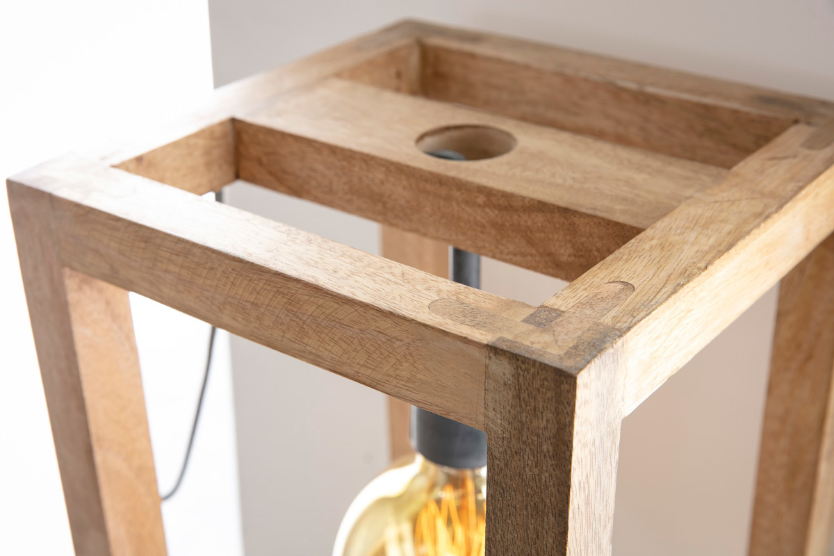 Lampadaire en bois de manguier BOSCO