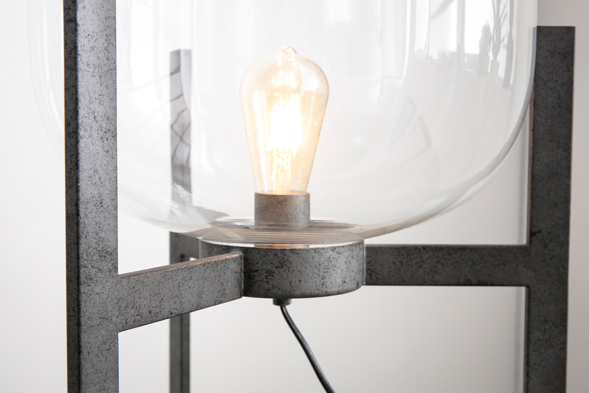 Lampadaire en m�tal finition argent ancien et globe en verre HALCYON