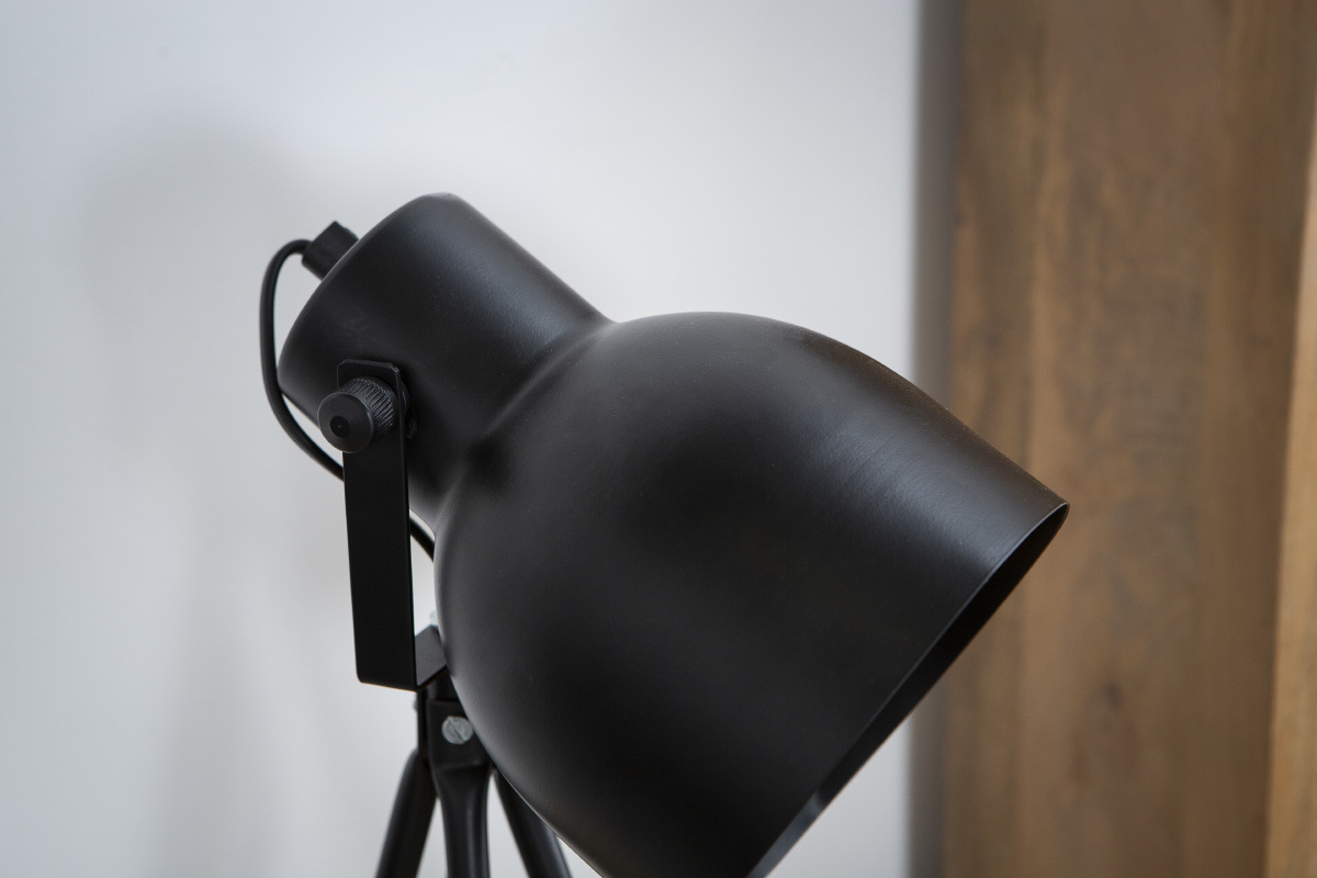 Lampe � poser design tr�pied acier noir CITY
