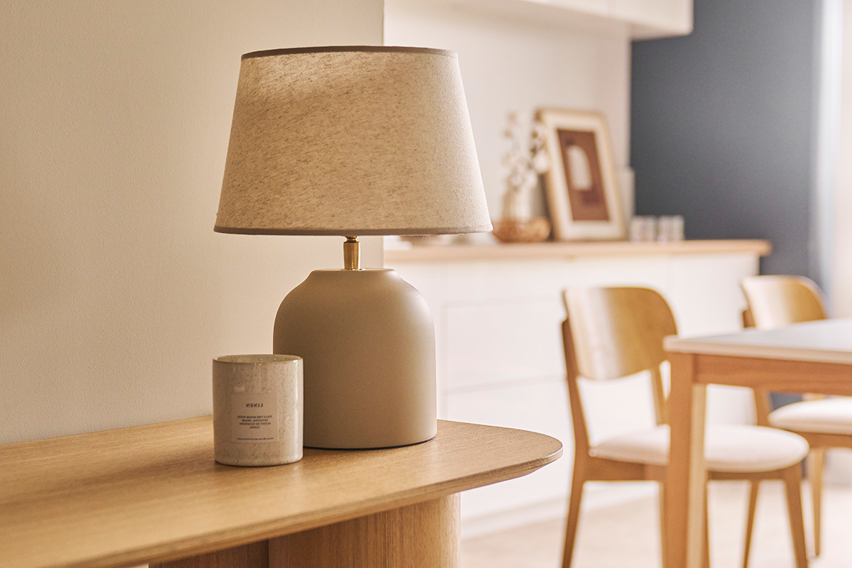 Lampe  poser taupe en cramique mate et abat-jour en lin H35 cm SIMAO