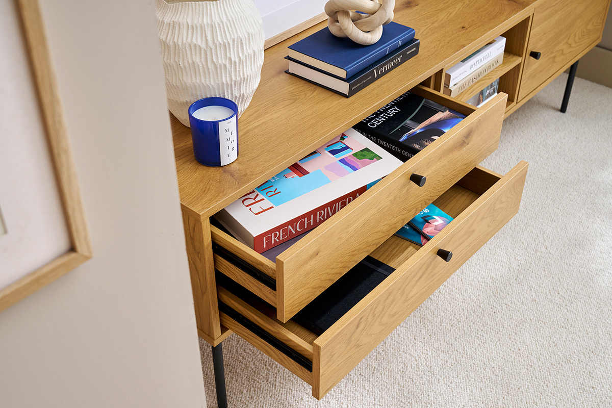 Meuble TV finition en bois clair ch�ne et m�tal noir L160 cm PERNELLE