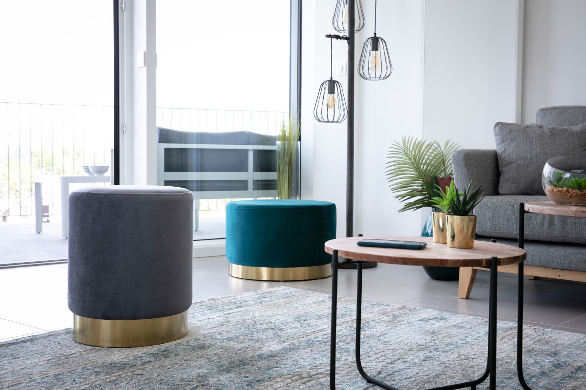 Pouf rond en tissu velours gris et m�tal dor� D38 cm AMAYA