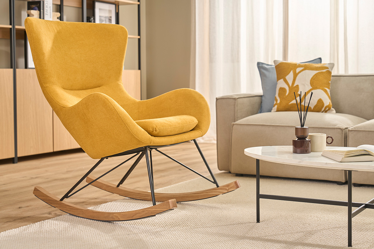 Rocking chair scandinave en tissu effet velours jaune moutarde, m�tal noir et bois clair ESKUA