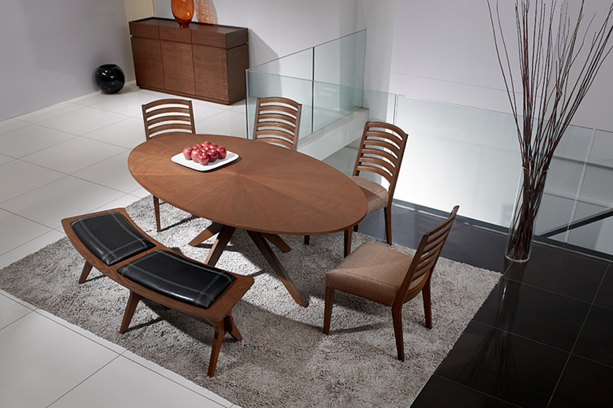 Table � manger ovale en ch�ne chocolat CONAN