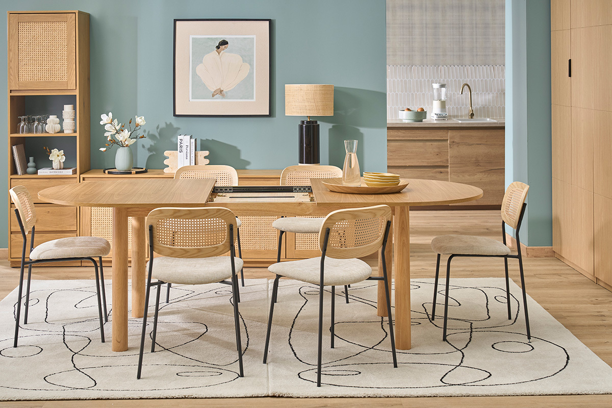 Table � manger ovale extensible avec rallonges int�gr�es en bois clair fr�ne L180-230 cm CLAUDIE