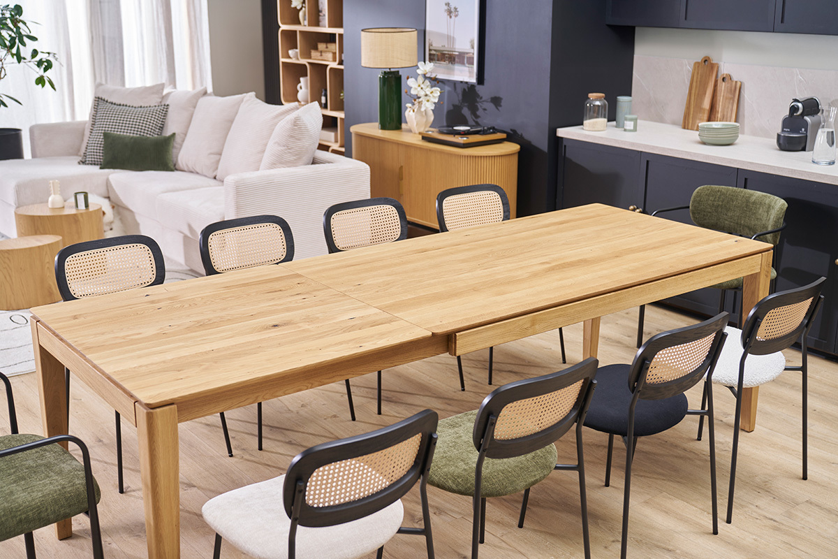 Table � manger rectangulaire extensible rallonge int�gr�e en bois clair ch�ne massif L160-245 cm NELYA