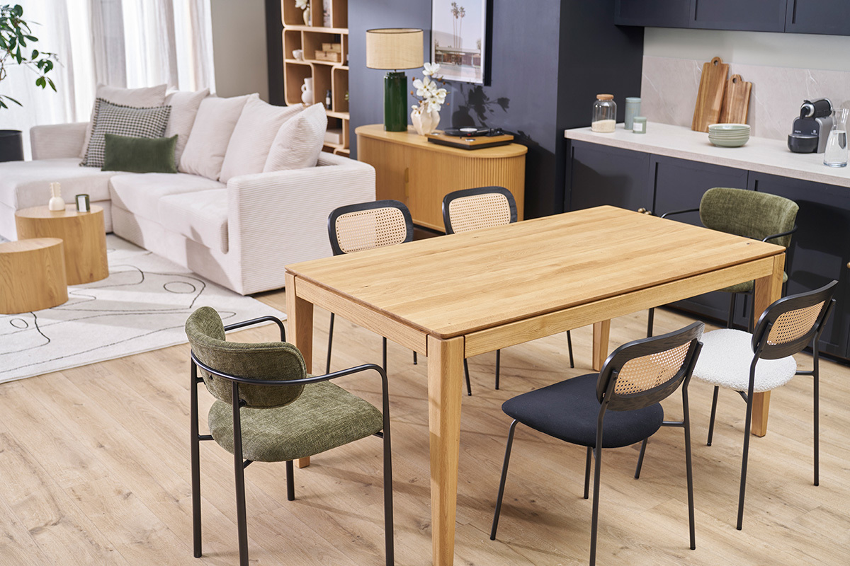 Table � manger rectangulaire extensible rallonge int�gr�e en bois clair ch�ne massif L160-245 cm NELYA