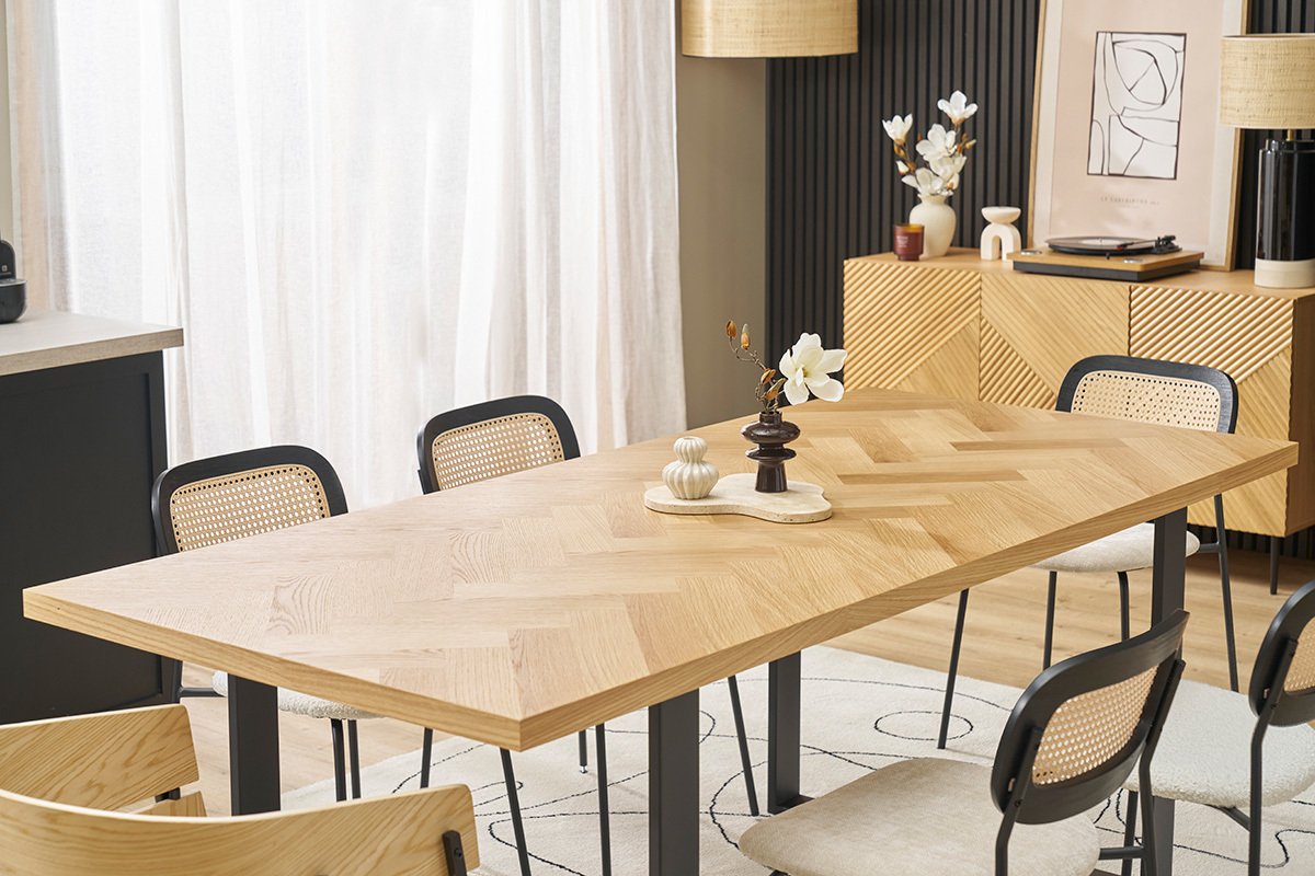 Table  manger rectangulaire finition bois chne et mtal noir L200 cm MAGDA