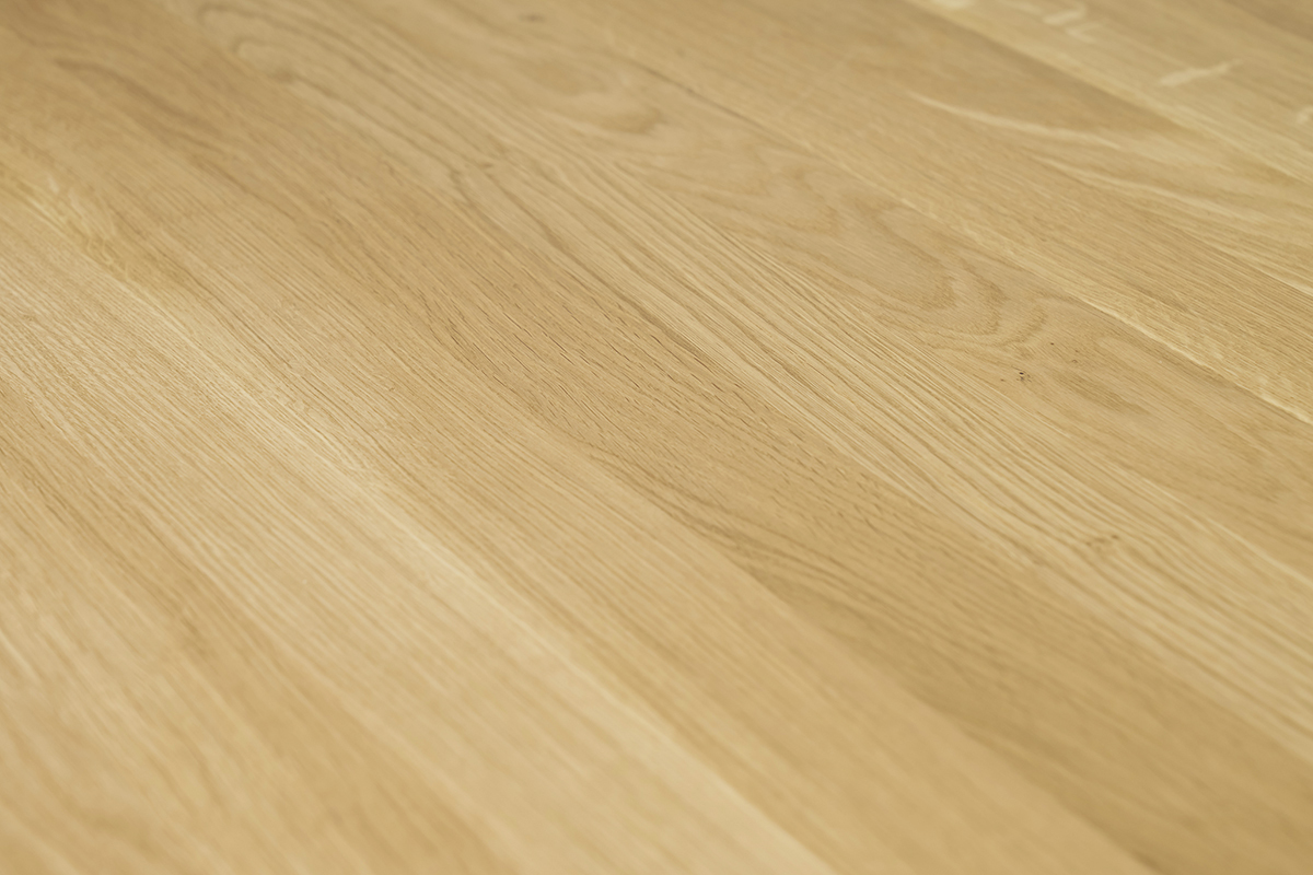 Table � manger ronde en bois clair ch�ne massif D90 cm OKSANA