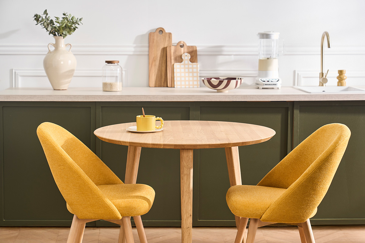 Table � manger ronde en bois clair ch�ne massif D90 cm OKSANA