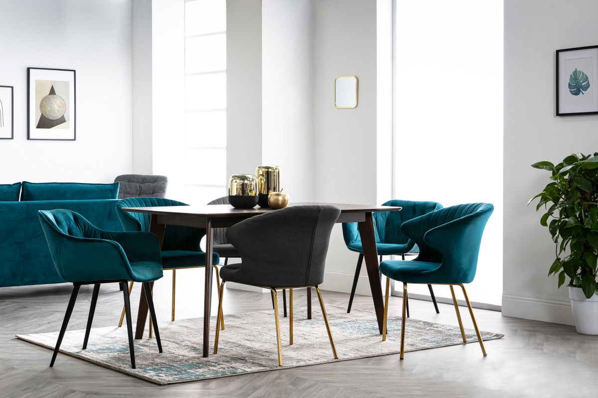 Table � manger vintage finition noyer L150 cm LEENA