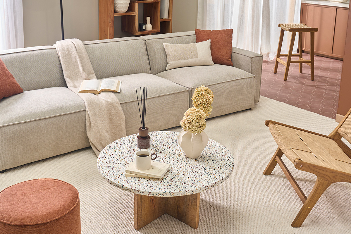 Table basse ronde en terrazzo et bois clair manguier massif D79.5 cm NESSA