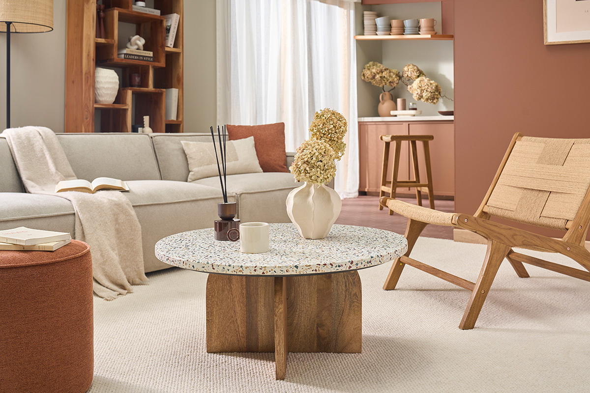 Table basse ronde en terrazzo et bois clair manguier massif D79.5 cm NESSA