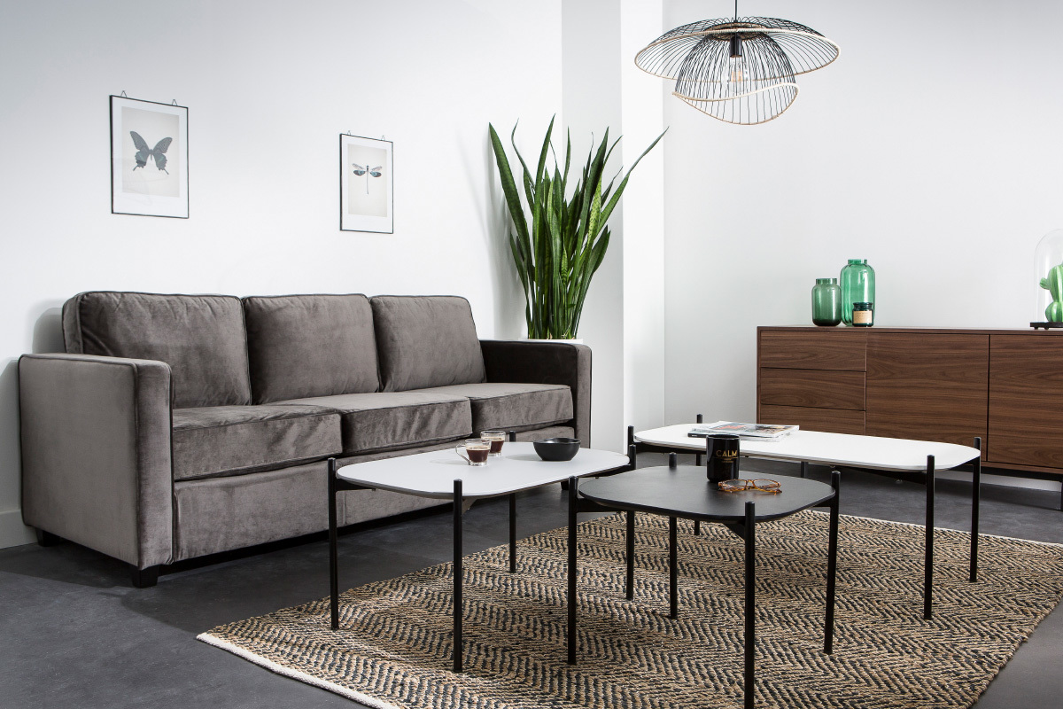 Table d'appoint design 50 cm noire pieds m�tal SEGA