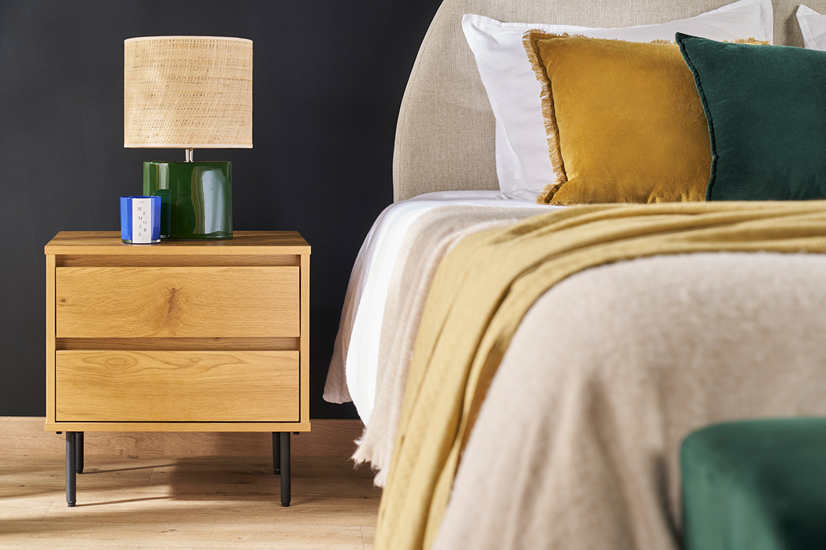 Table de chevet avec rangements 2 tiroirs finition bois clair ch�ne ARAGON