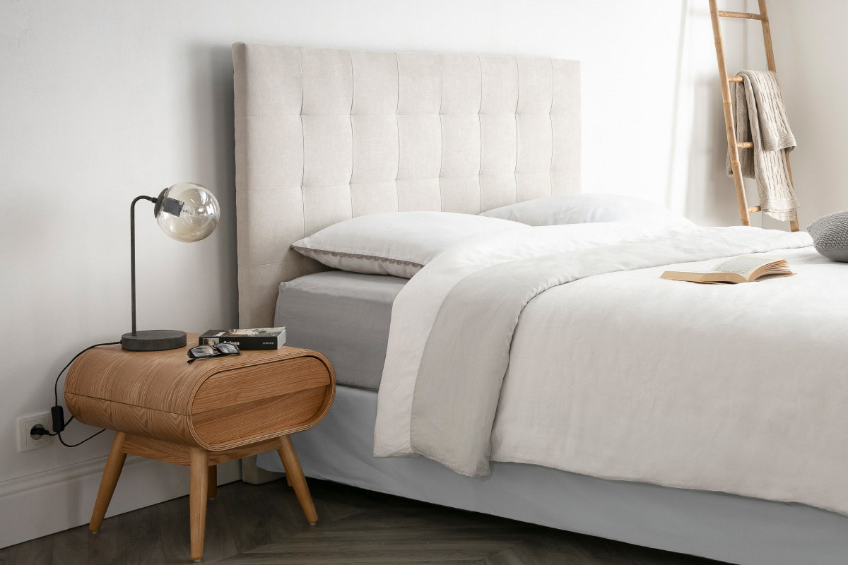 Table de chevet avec tiroir vintage bois clair (lot de 2) BJORG