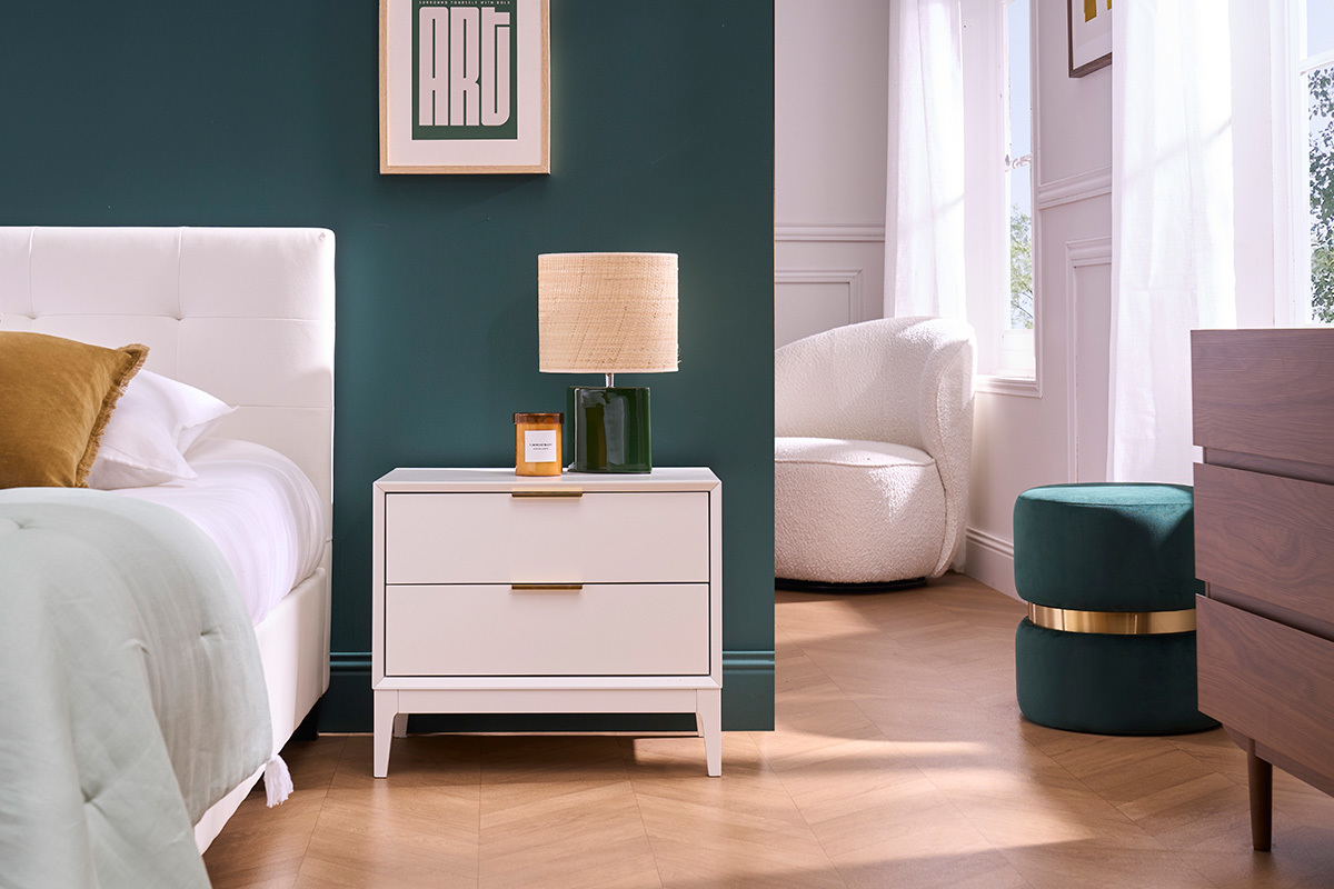 Table de chevet blanche mat et mtal dor avec rangements L60 cm GIANA