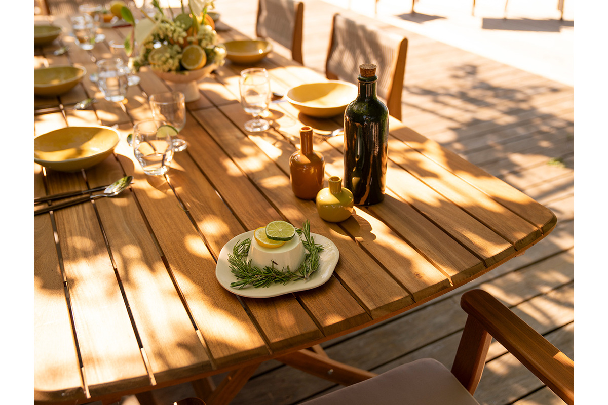 Table de jardin extensible rallonges int�gr�es en bois massif L180-240 cm CANOPEE