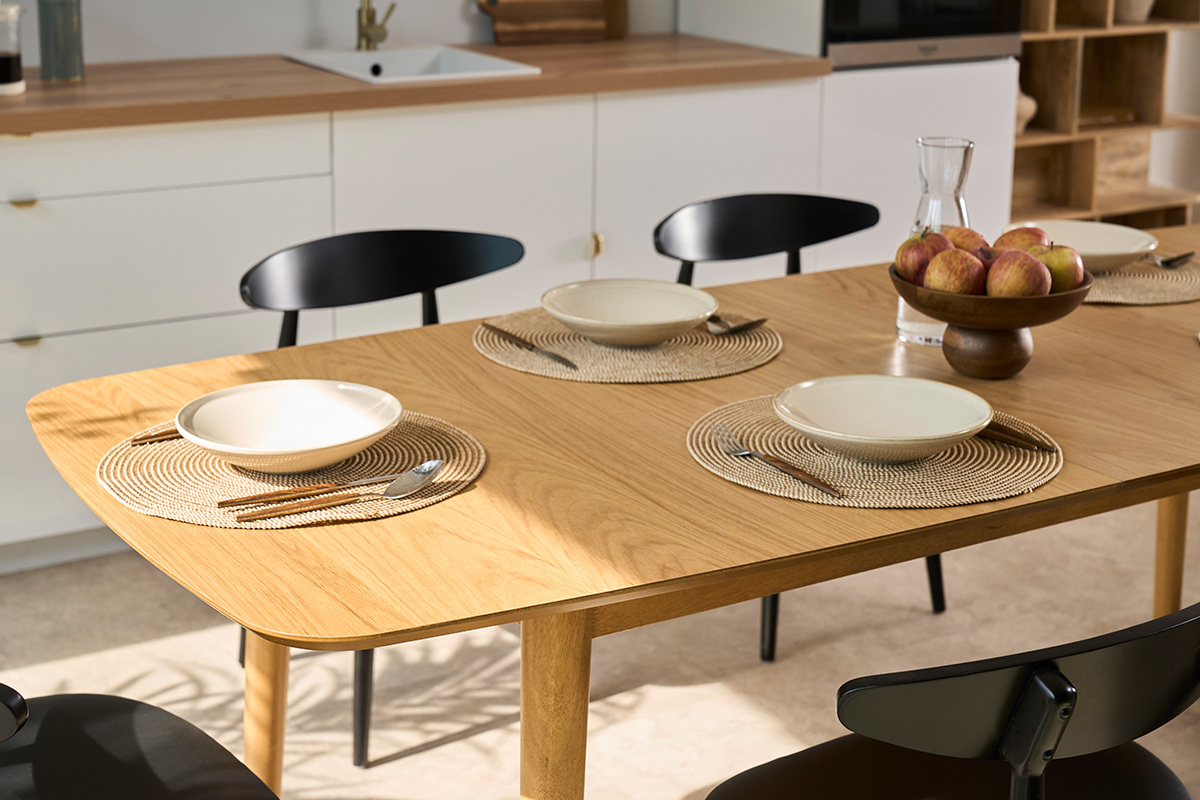 Table extensible rallonges intgres rectangulaire en bois clair chne L180-220 cm EGO