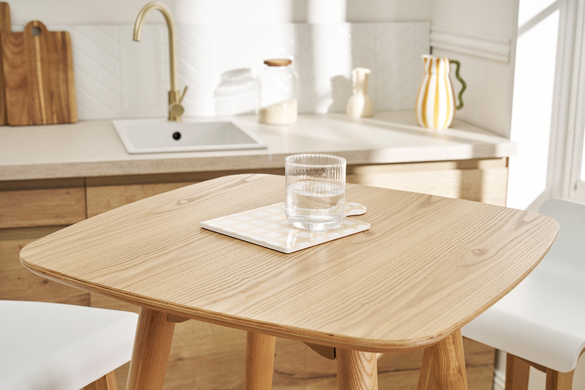 Table haute carr�e fr�ne scandinave L60 cm BALTIK