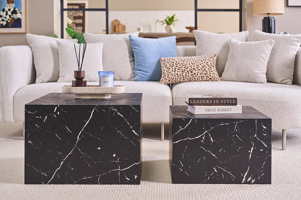 Tables basses gigognes design effet marbre noir (lot de 2) CALLA
