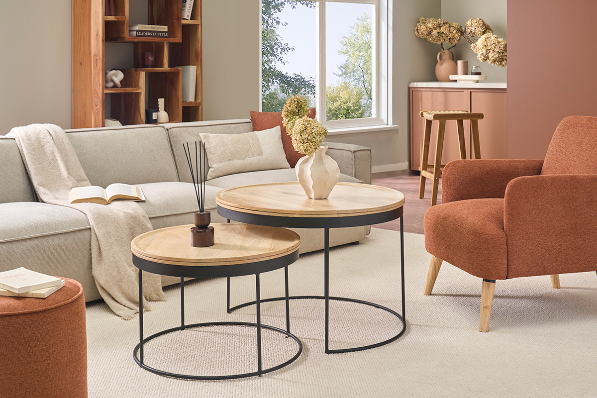 Tables basses gigognes rondes bois manguier massif et m�tal noir (lot de 2) LEDGE
