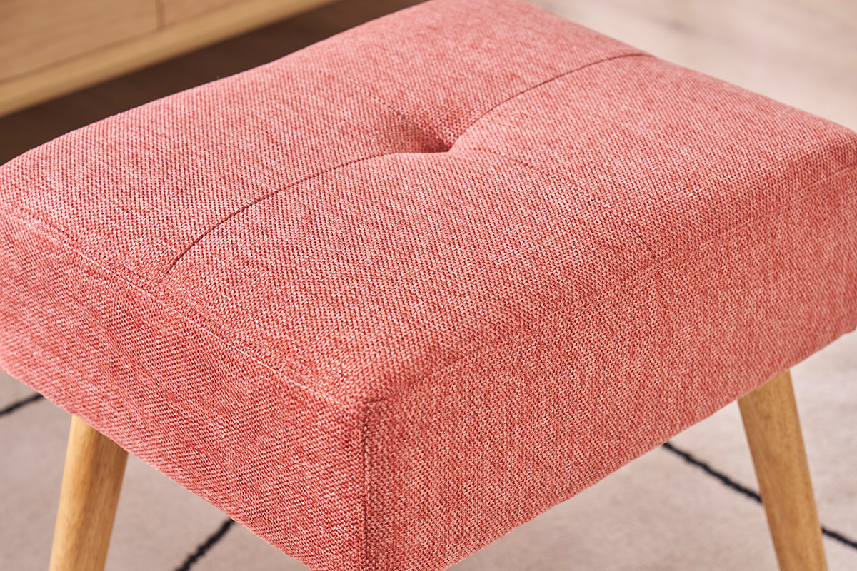 Tabouret bas en tissu effet velours textur� terracotta et bois clair massif H46 cm GUESTA