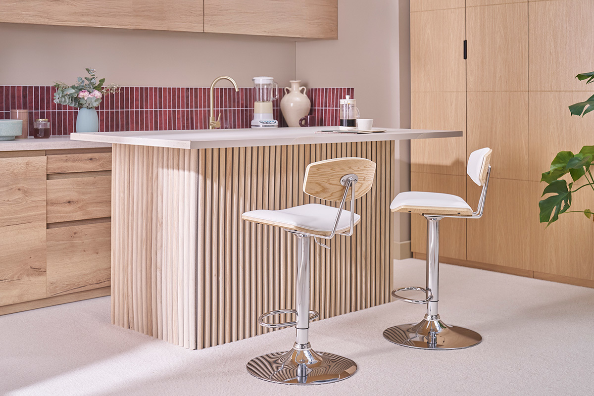 Tabouret de bar design r�glable blanc et bois clair VASCO