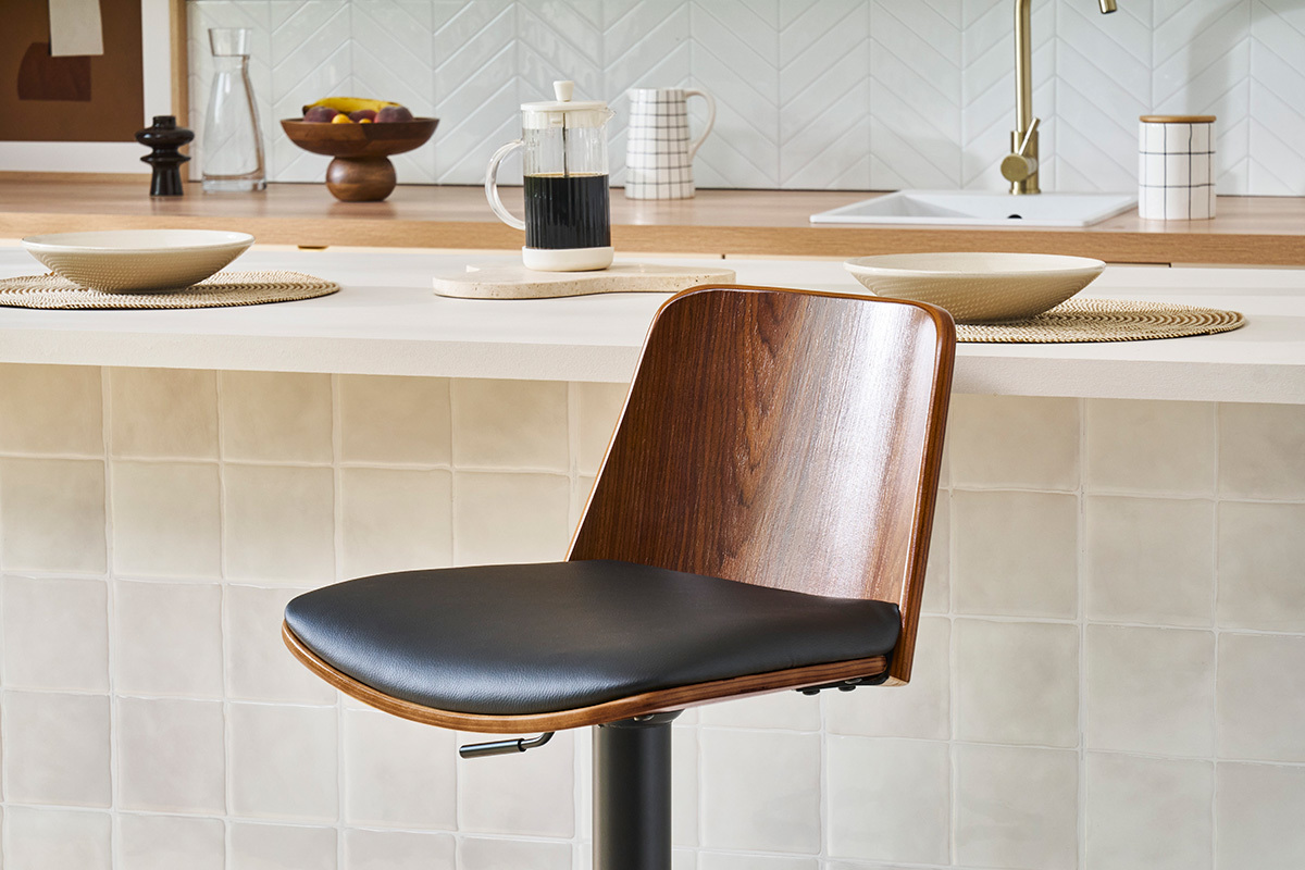 Tabouret de bar rglable noir et bois fonc DOA