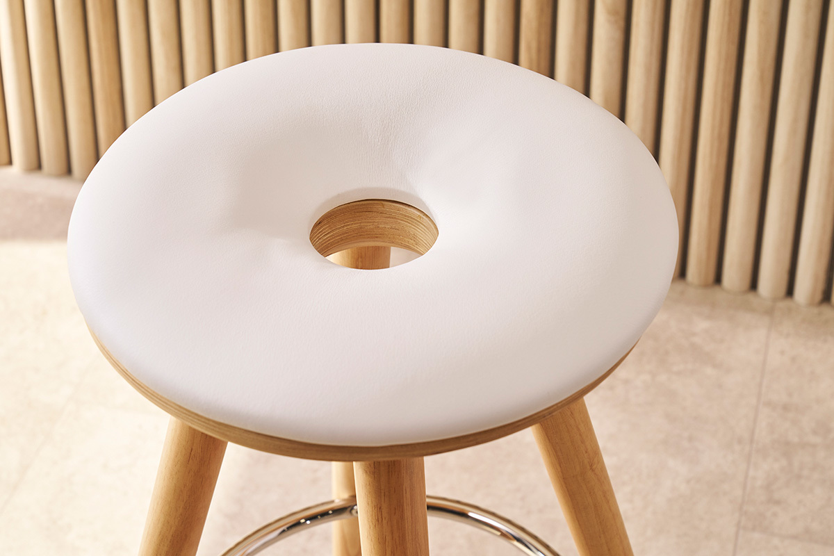 Tabouret de bar scandinave blanc et bois clair NORDECO