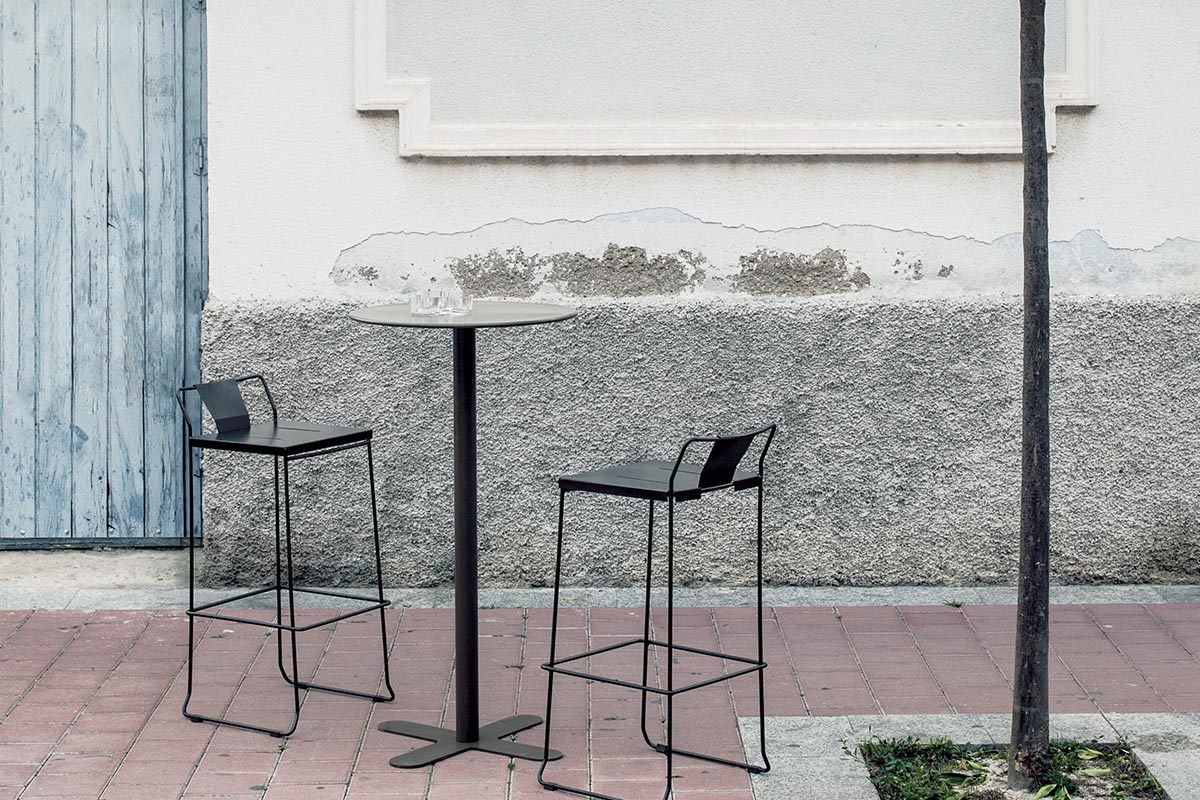 Tabouret ext�rieur design m�tal rouge 65cm TENERIFE