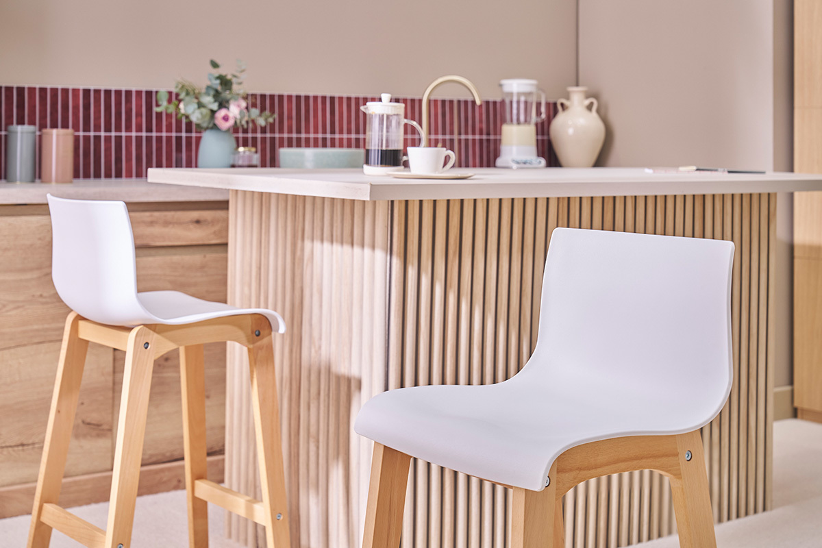 Tabourets de bar design bois et blanc H65 cm (lot de 2) NEW SURF