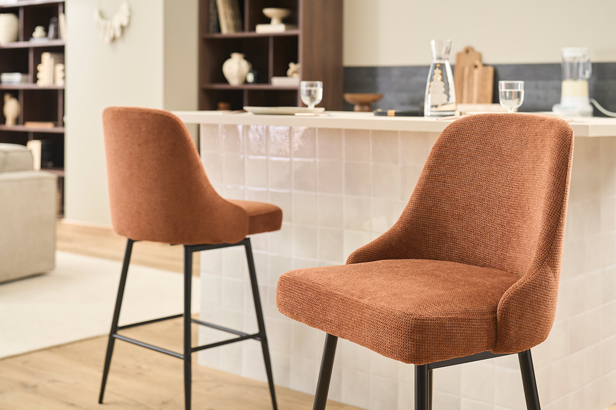 Tabourets de bar pivotants 360� en tissu chenille terre br�l�e et m�tal H66 cm (lot de 2) HASTA