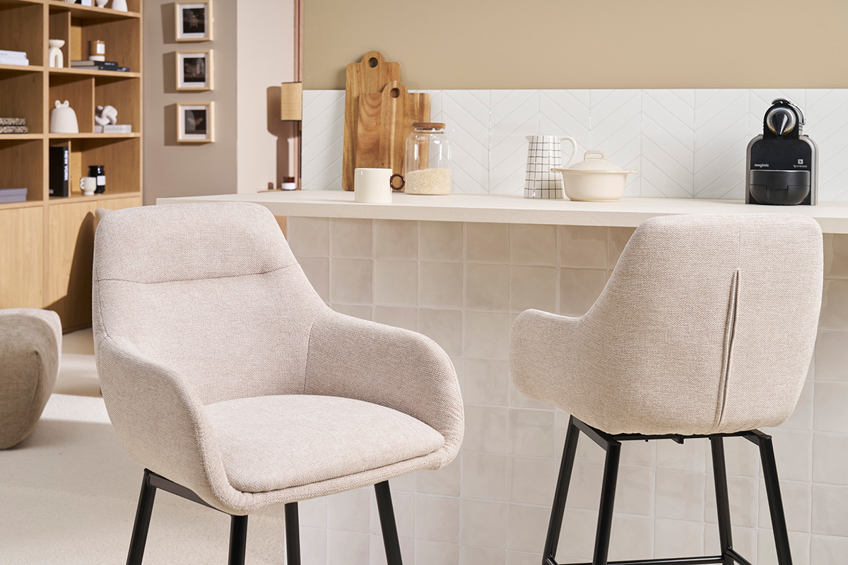 Tabourets de bar pivotants 360� en tissu effet velours textur� beige et m�tal H65.5 cm (lot de 2) ALESS