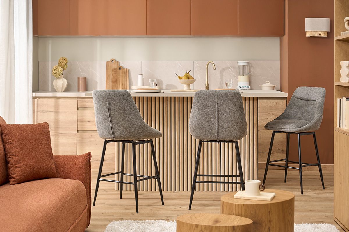 Tabourets de bar pivotants 360� en tissu effet velours textur� gris et m�tal H66 cm (lot de 2) ALESS