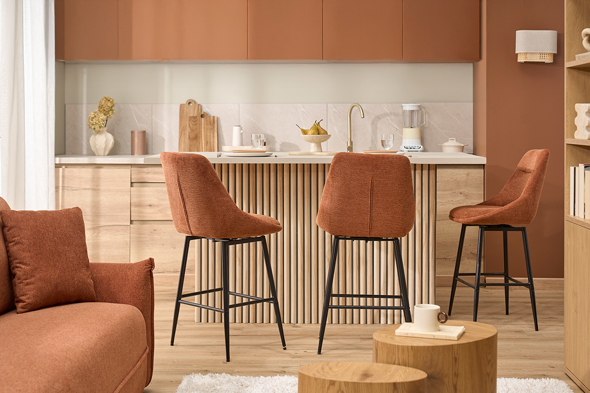 Tabourets de bar pivotants 360� en tissu effet velours textur� terre br�l�e et m�tal H66 cm (lot de 2) ALESS