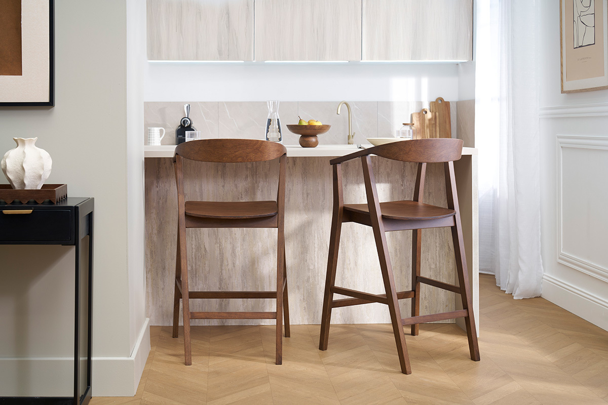 Tabourets de bar scandinaves en bois fonc� H66.5 cm (lot de 2) BAHIA