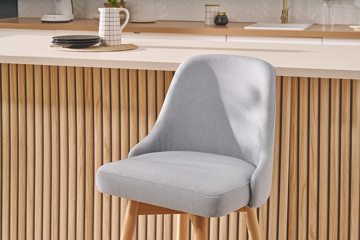 Tabourets de bar scandinaves pivotants 360 en tissu gris clair et bois htre massif  (lot de 2) HASTA