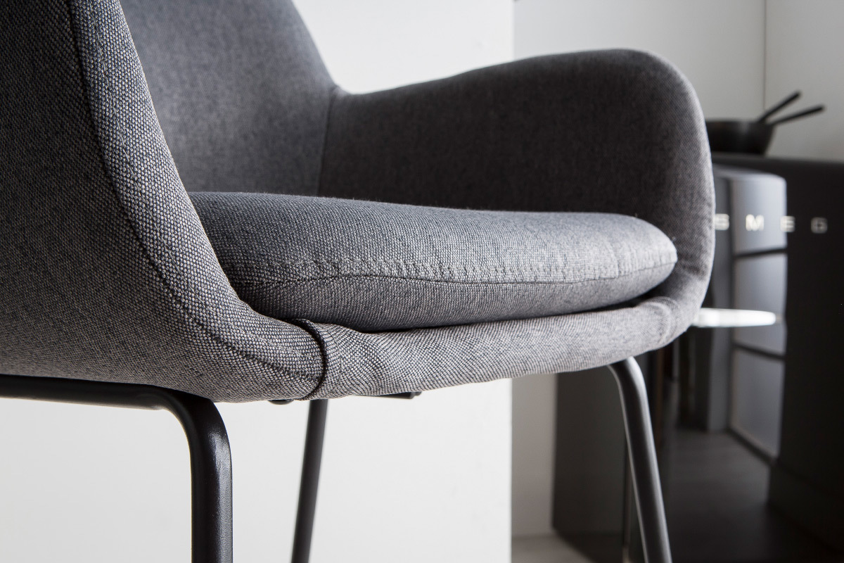 Tabourets de bar tissu gris fonc� H75 cm (lot de 2) AMICA
